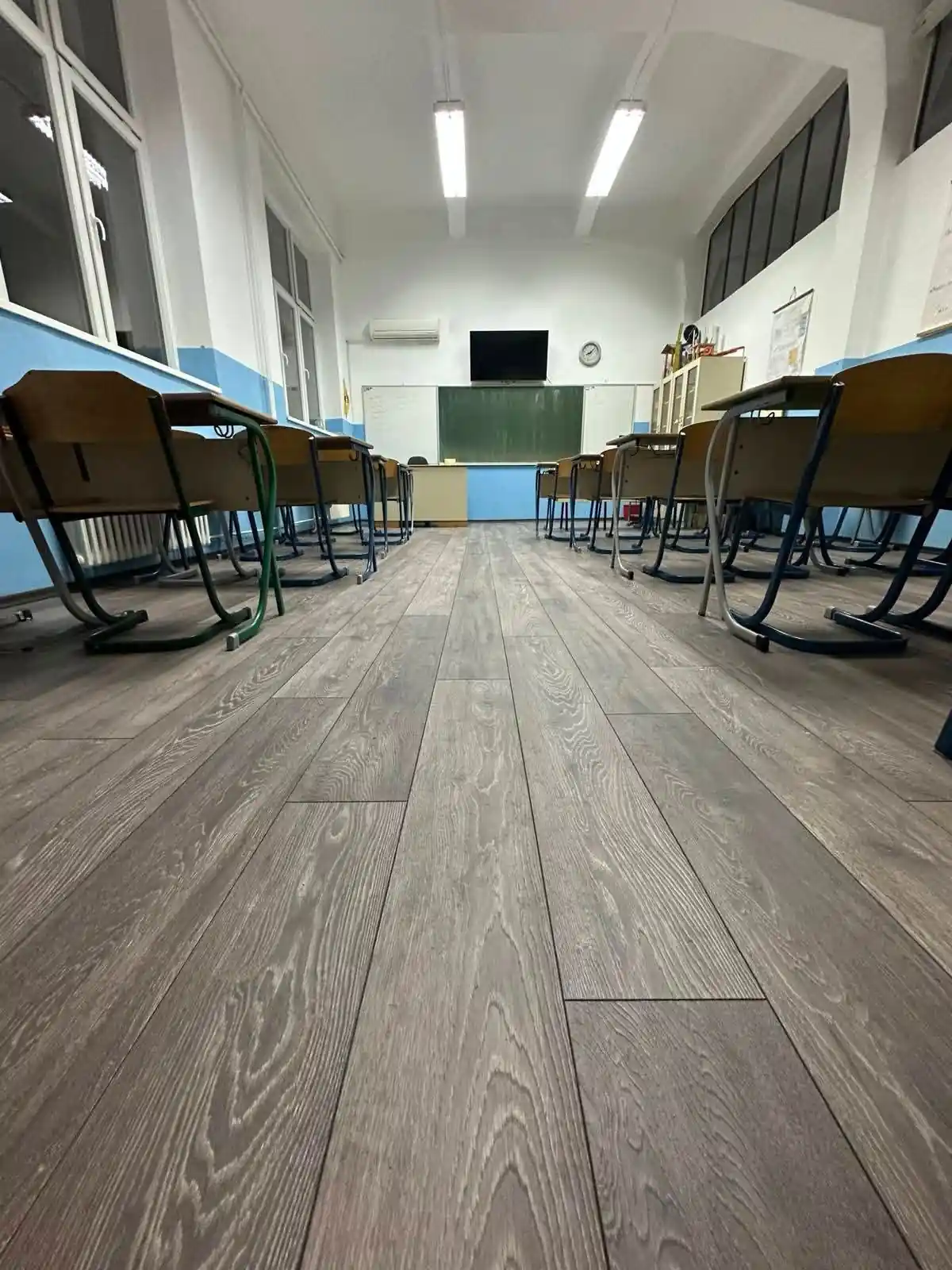 Moderan i kvalitetan laminat postavljen u Osnovnoj Školi u Sarajevu